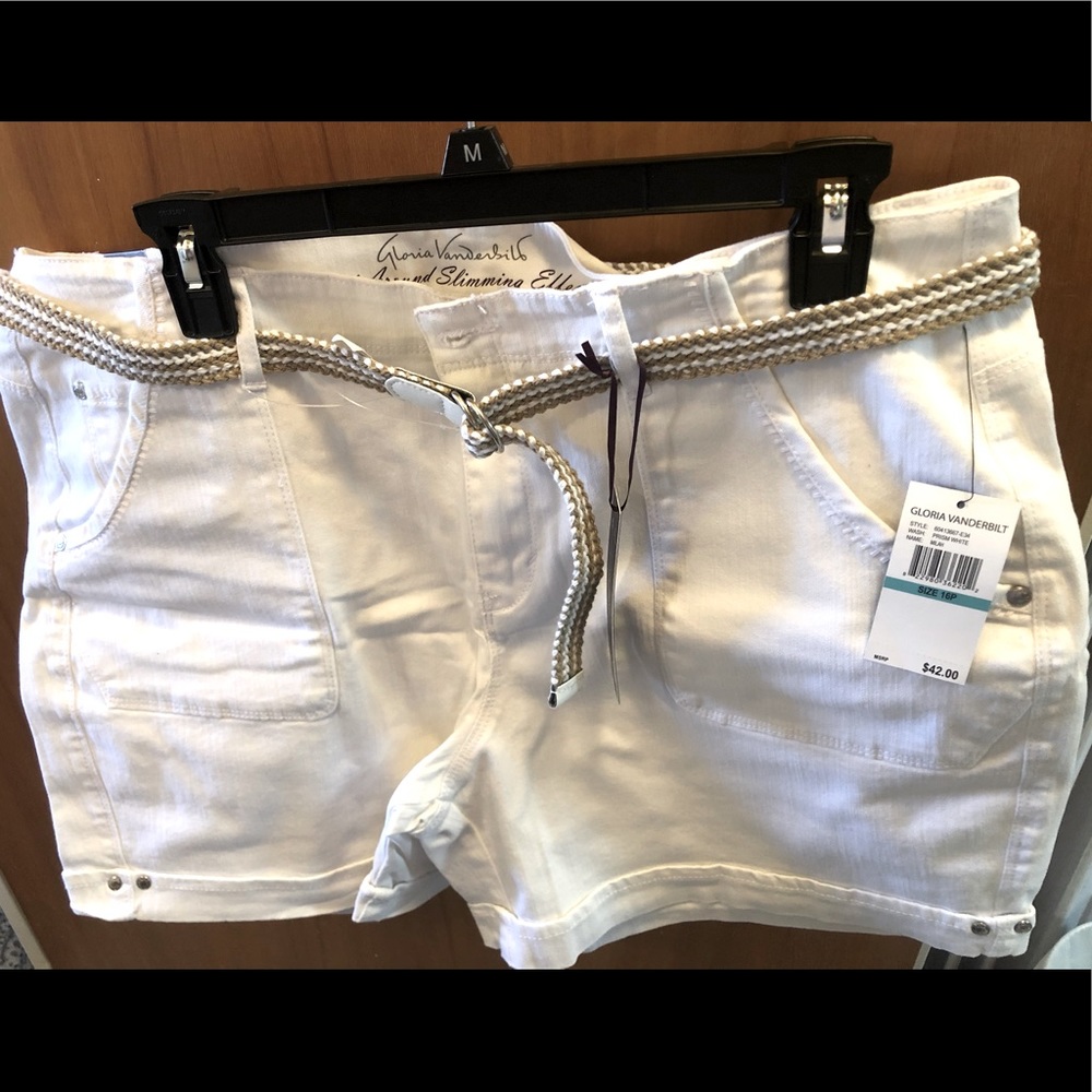 Gloria Vanderbilt Shorts w/Woven Belt